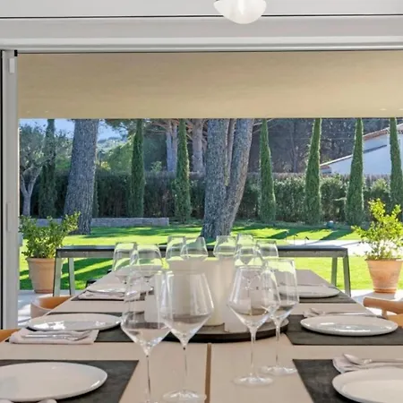 De Luxe Canisses Vila Saint Tropez
